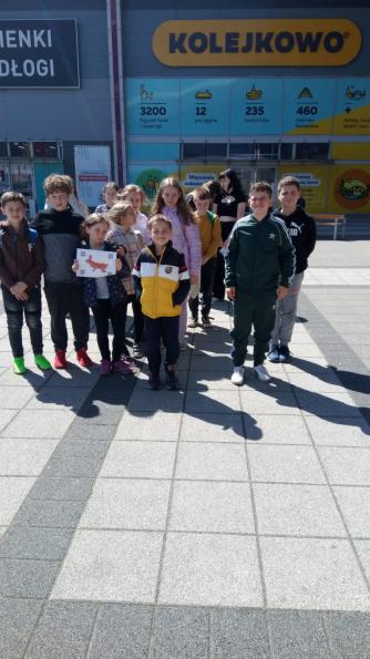 Dzieciaki w świetle i kolorze