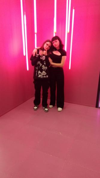 Dzieciaki w świetle i kolorze