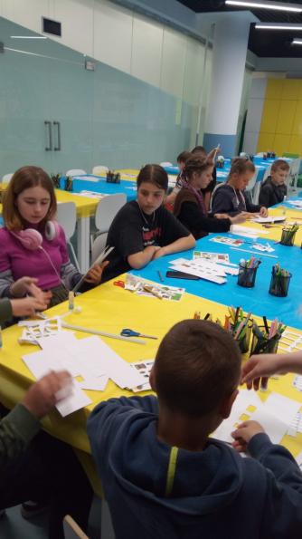 Dzieciaki w Kolejkowie